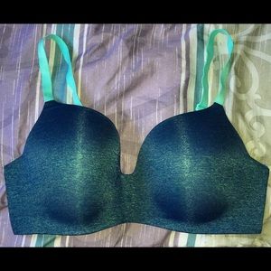 Victoria’s Secret T-Shirt Wireless Bra